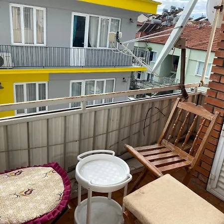 Spacious 2 Bedroom 1 Living And Dining 1 Sitting 1 Bath