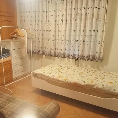 Spacious 2 Bedroom 1 Living And Dining 1 Sitting 1 Bath 公寓 *